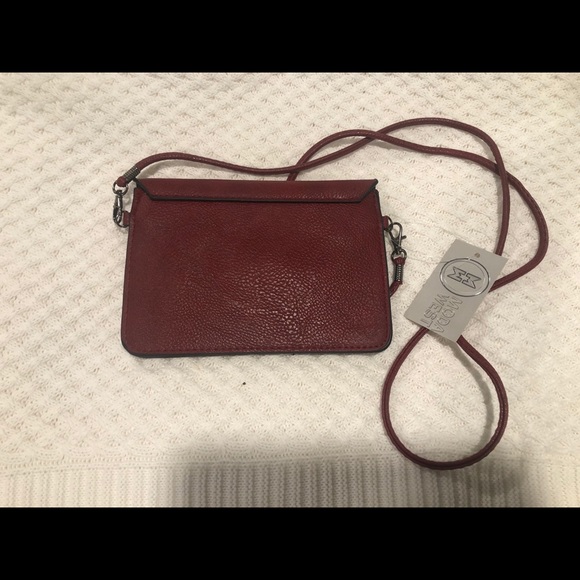 Burgundy purse - Picture 3 of 4